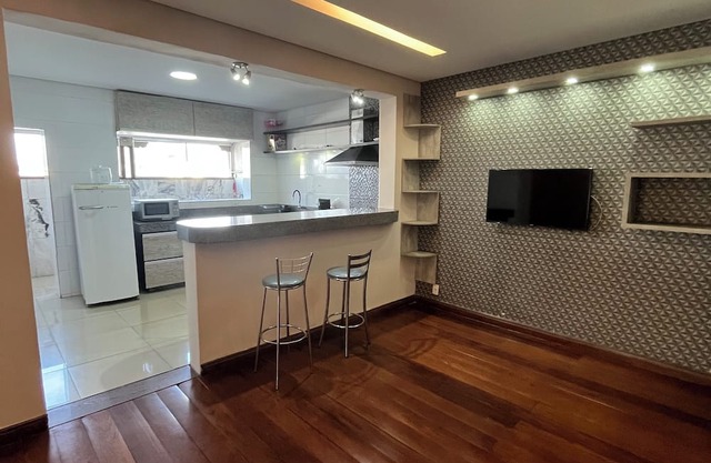 Spacious apartment, 3 bedrooms, air conditioning. 6 km from MRV Arena, 4 km from Eldorado Metro Station.