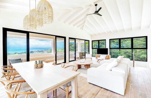 Luxury villa with spectacular views of Pavones point surf break