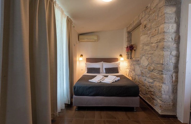 Delightful cottage with AC in charming Amfilochia
