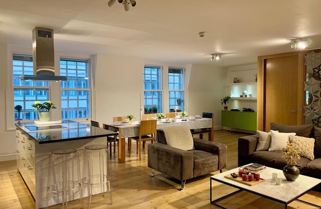 Central London Penthouse with Private Roof Terrace
