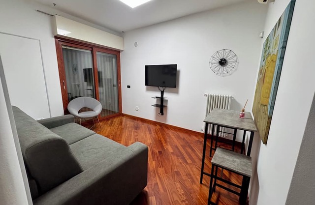 Independent apartment relaxing area mezzanine floor facing the station Modugno
