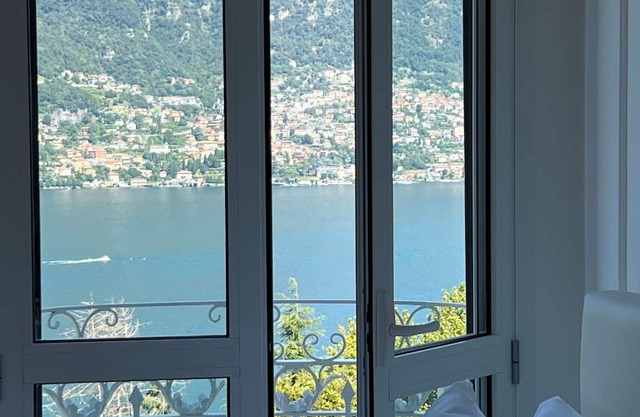L'étoile du Lac - Elegant Apartment with View on the Lake Como and Concierge