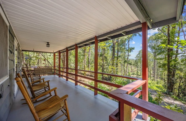 ~Charming Cabin in Arden NC~near Shopping~Airport~Dining