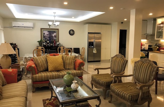 Large, Spacious, Clean and Elegant House in Talisay City, Cebu for 6+ Guests