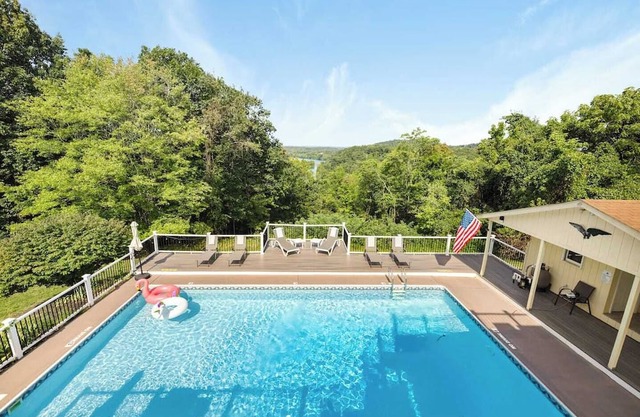 Riverview Retreat - Pool, Hot Tub, and Mtn Views!