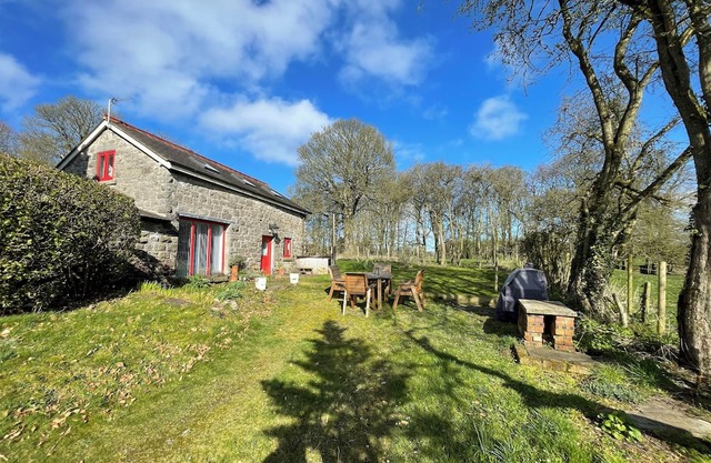 The Coach House North Wales, Amazing Views, Hot Tub and Log Fire