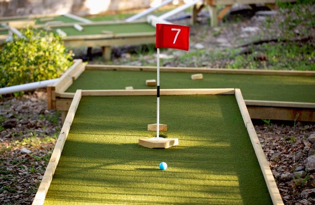Epic Family Escape: Custom 9-Hole Putt Putt, Pickleball, Pool, Near Six Flags