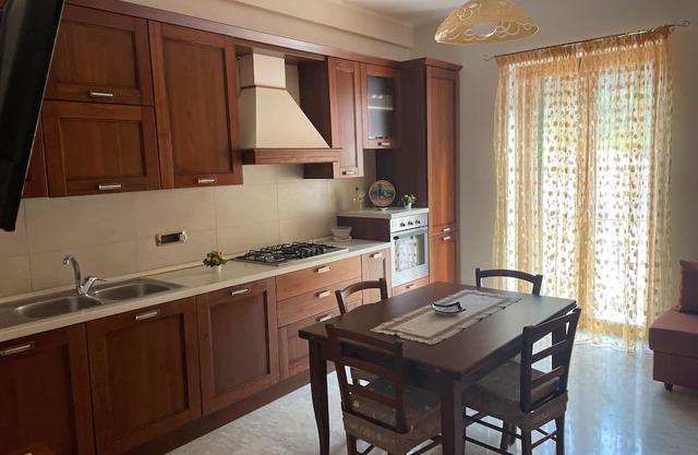 Apartment 'Ce Tour - La Casa del Limone di Nonni' with Mountain View, Wi-Fi and Air Conditioning