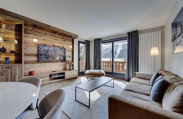 T3 bedroom apartment in the heart of the resort with pool and spa
