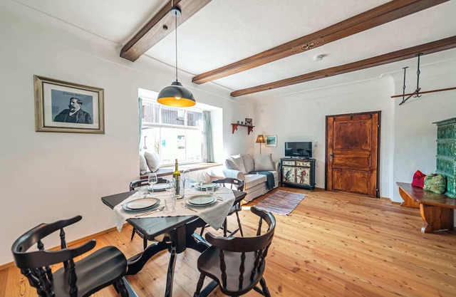 Sieglgut: Brahms Apartment | Kitchen | Parking