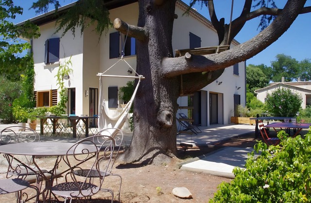 Holiday Home 'Le Grand Cèdre - South Ardèche'