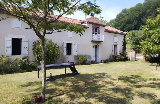 Blousson, long farmhouse in the Gers