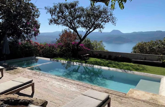 Cozy, Luxurious Property – 4BR, Ideal for Groups