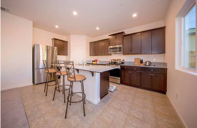 Serene 6-bedroom house with AC in charming North Merced