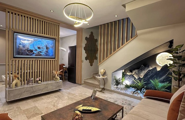 High Standing Duplex - Pool & Sun