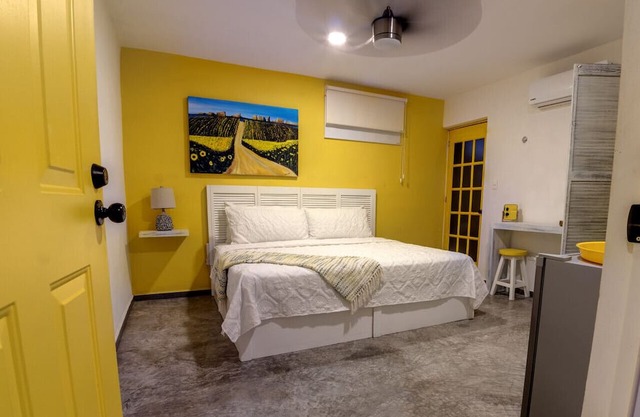 Girasoles - Private Room Close to the Beach