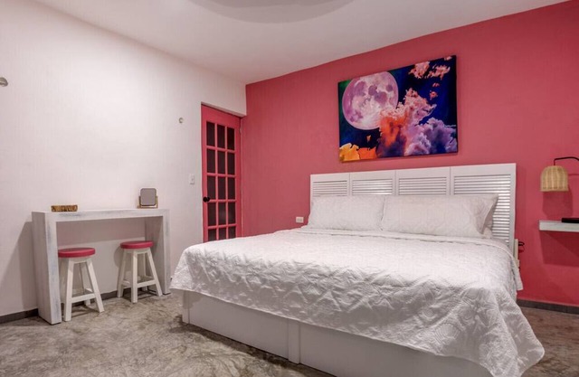Luna Rosa - Private Room Close to the Beach