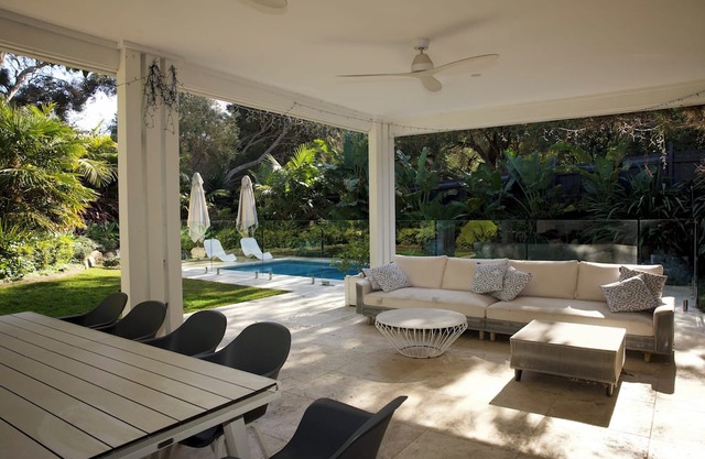 Blue Costal Haven Retreat - With Swimming Pool