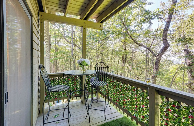 Hike, Fish & Golf: Condo 5 Mi to Ozone Falls!