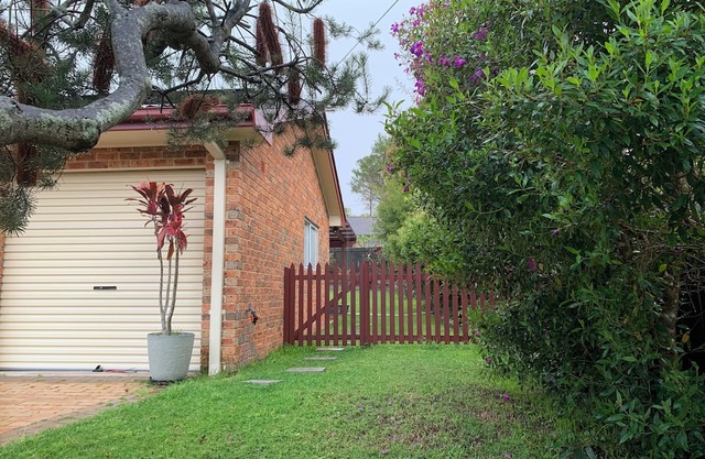 Chic Modern Getaway with Stunning garden view Granny Flat in MC 2079