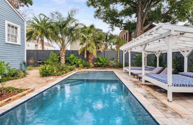 Victorian Villa w Pool & Hot Tub 5BR|6BA