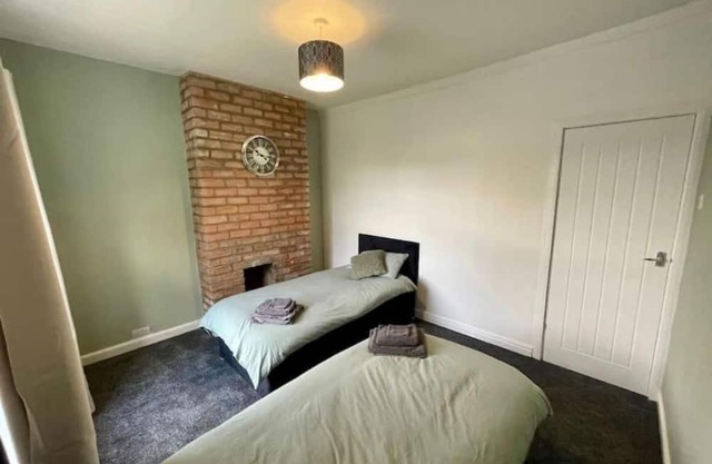 Cheap & Cosy 2-Bed Home Near Hull City Centre