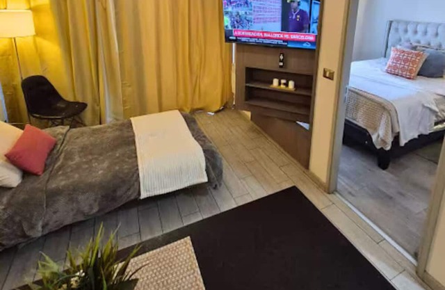 Metro Apartment at the Door + Terrace