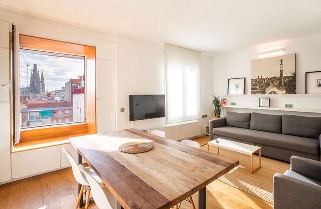 A4IND1122 - Apartment views Sagrada Familia
