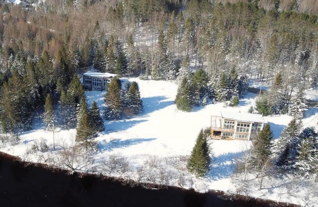 Twin Cottages by the River - Corpo & Events