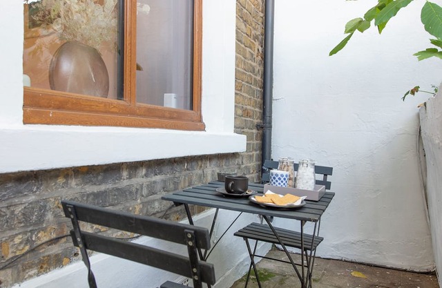 Private & Secluded City Garden Flat