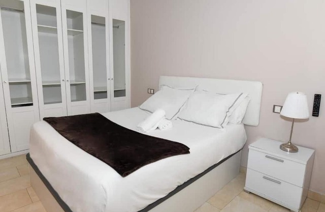 Apartment-Apartment-Private Bathroom-Street View