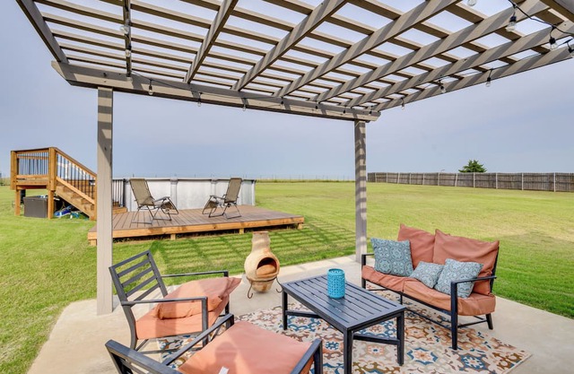 Golf, Swim, Relax: Oklahoma Ranchland Retreat
