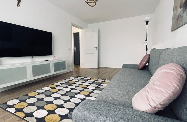 Welcoming apartment with AC in vibrant Bucharest
