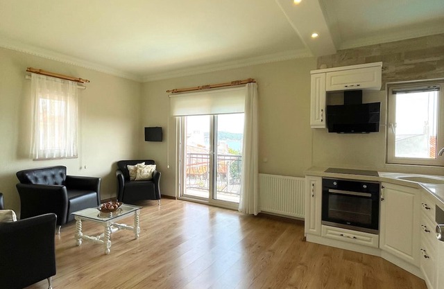 Charming 1-Bedroom Sea View Apartment with Kitchen on Cunda Island
