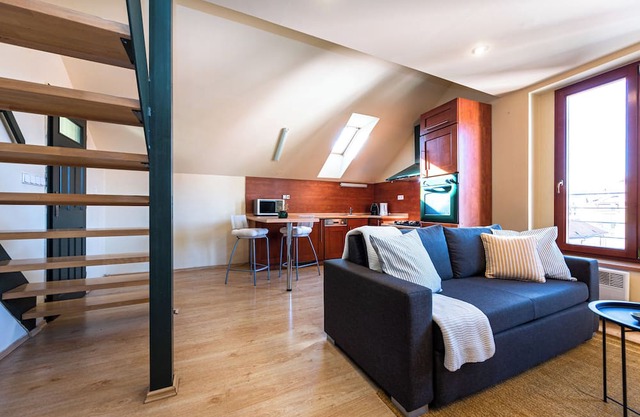 Castle View Loft – Cozy Top Floor Apartment in Prague Old Town