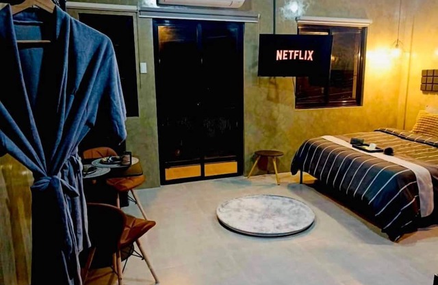 Double/deluxefamily room Casakarina-Lucena City