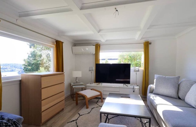 8 Beds Workers Dream Home - Free Parking - Wifi