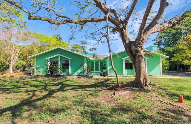 Luxury Family Retreat Near Miami & Keys