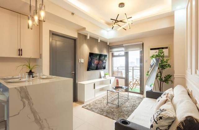 11M LuxeStay @ The Radiance Manila
