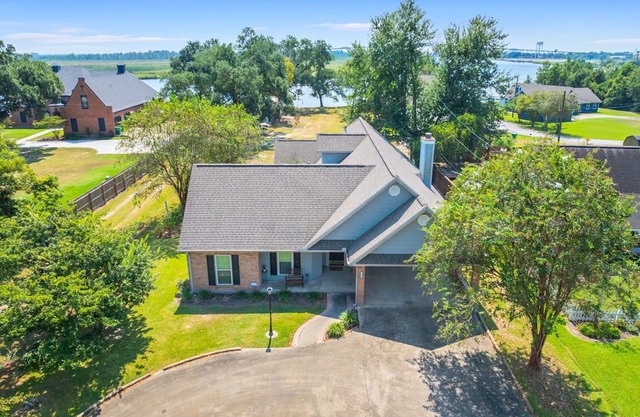 Cozy 3 BR Riverfront home in Westlake just minutes from downtown Lake Charles