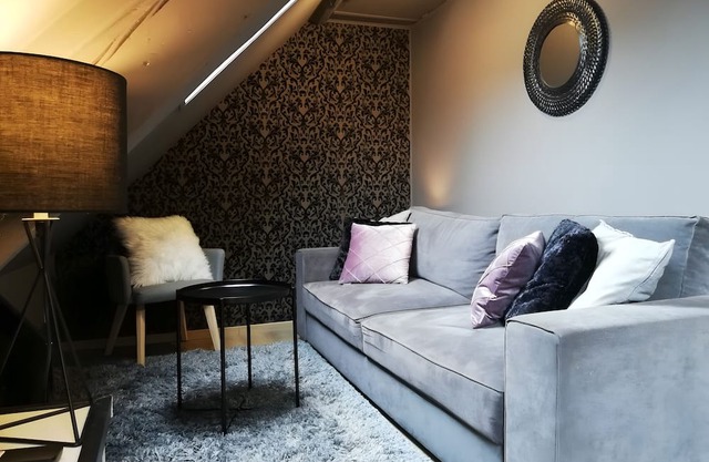The Glamorous and Chic Getaway – Casino – Royal Palace 20 Minutes Away