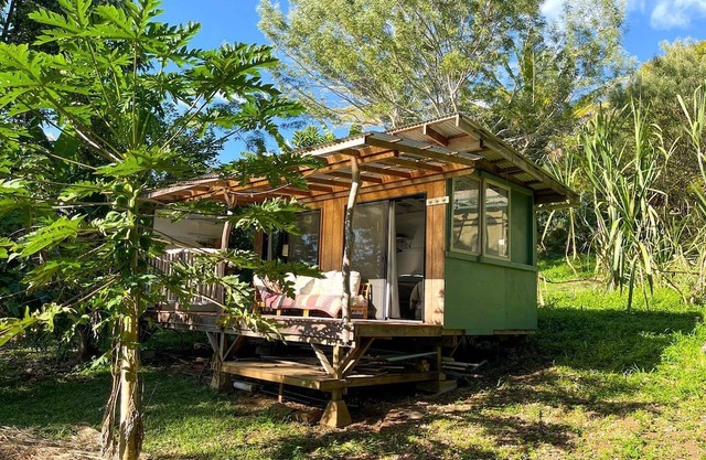 Cute Cabin for Two Surrounded by Nature for a Peaceful Getaway in Kealakekua, Hawaii