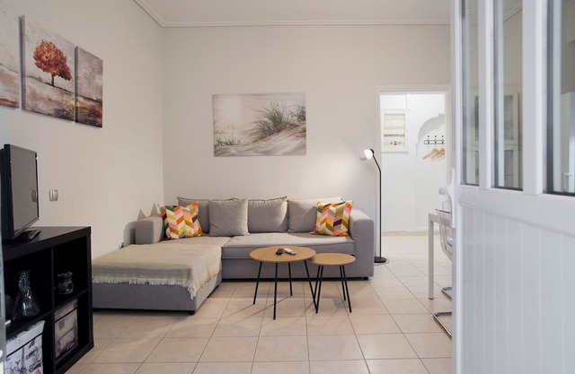 The Little House at Moschato 1BR, WiFi, A/C