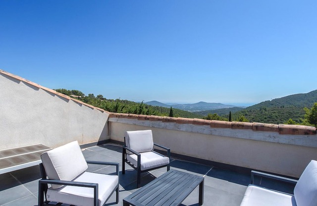 Awesome home in Solliès-Ville