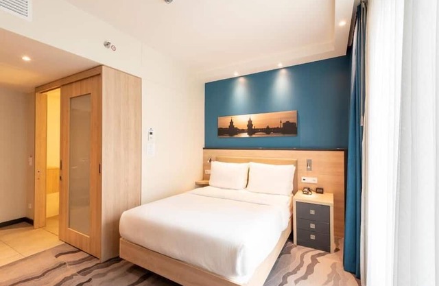 Queen Room | Garden View | Steps from Alexanderplatz & TV Tower