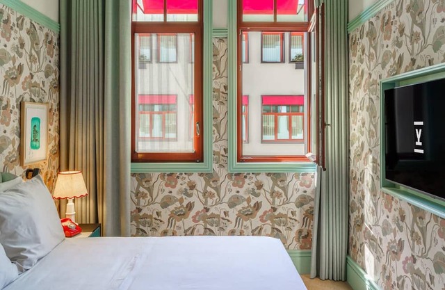 Convenient Accommodation in the Heart of Porto City! W/Pool Access! Bike Rental