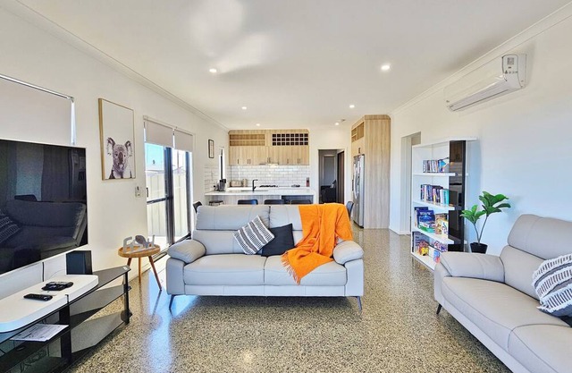 Full House | Kalbarri | Views | Sleeps 8