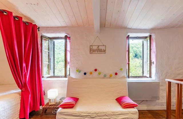 Holiday Home 'Cœur Ardèche' with Mountain View and Private Garden