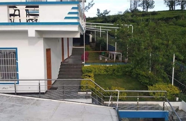 Kathiresan's Diamond hill view cottage