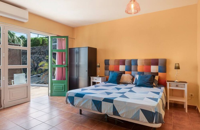 Vacation 'Suite Junior Con Vistas Al Jardin' with Mountain View, Wi-Fi and Air Conditioning